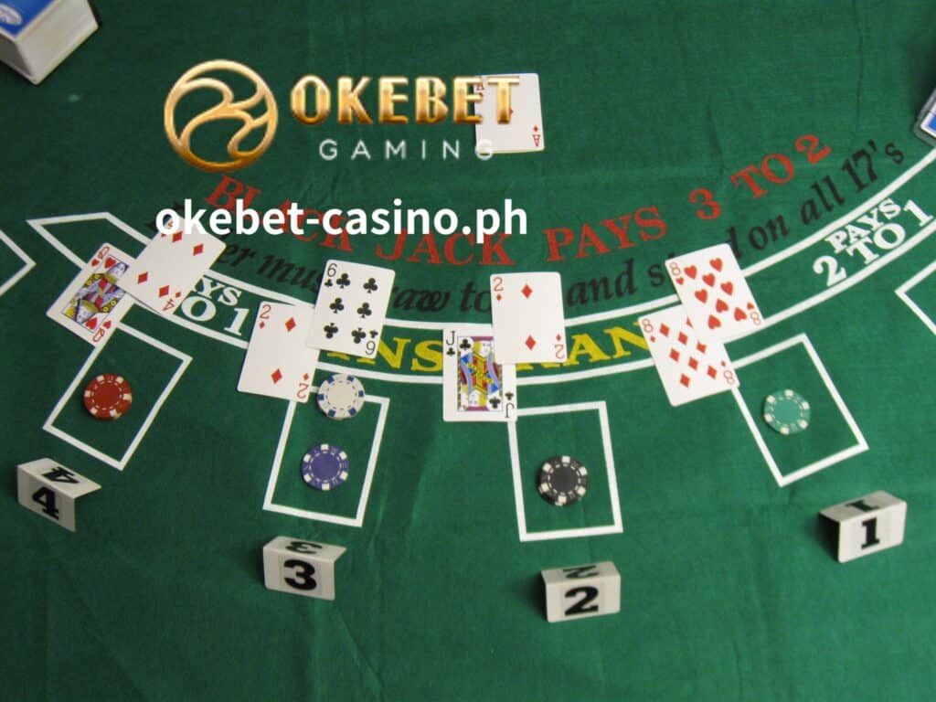 Ang pinaka-halatang dahilan kung bakit napakapopular ang blackjack ay ang mga patakaran ng laro ay napakasimple at madaling maunawaan.